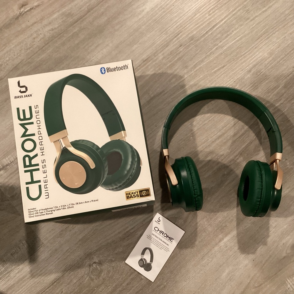 Bass Jaxx Chrome Wireless Headphones in Green and Gold